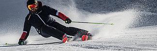 Skifahrer auf winterlicher Piste