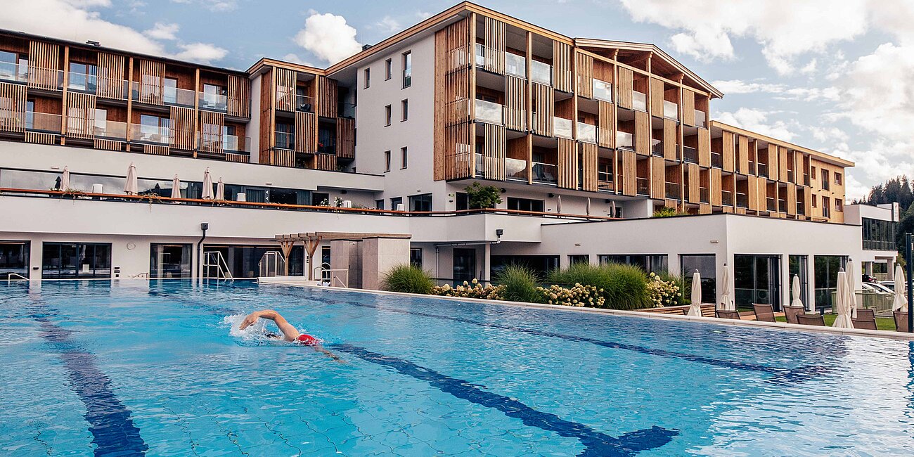 Hotel mit Pool