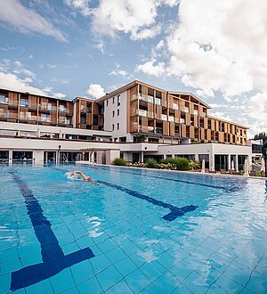 Hotel mit Pool